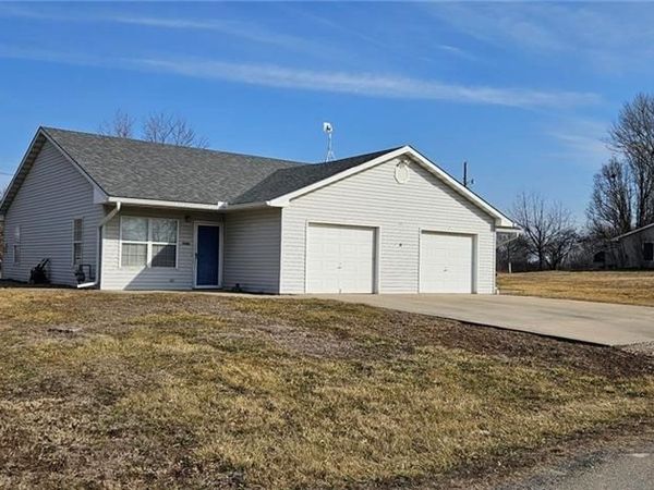 304 E 16th Street, Holden, MO 64040
