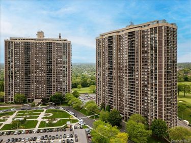 269-10 Grand Central Parkway, Unit 1C, Floral Park, NY 11005