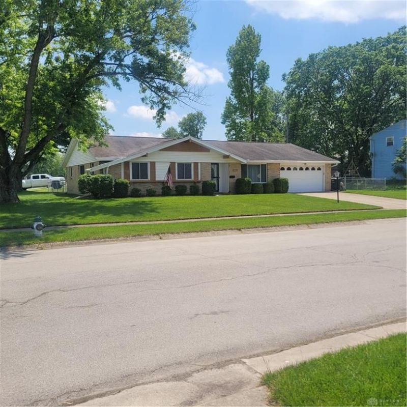 440 Katy Lane, Englewood, OH 45322 Main Photo
