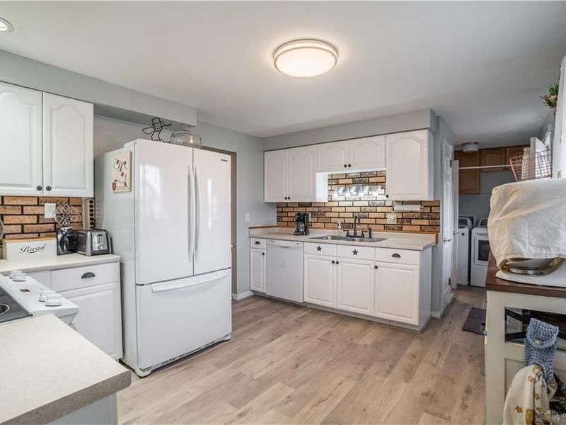 440 Katy Lane, Englewood, OH 45322 Photo 11