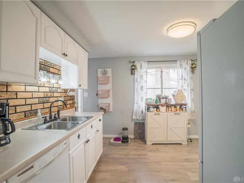 440 Katy Lane, Englewood, OH 45322 Photo 9