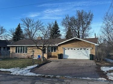 842 Fir Avenue, Bird Island, MN 55310