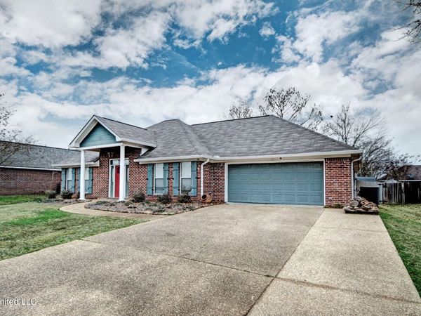 623 Summer Place, Flowood, MS 39232