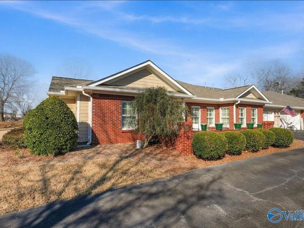 154 Valley Way Circle SE, Huntsville, AL 35802