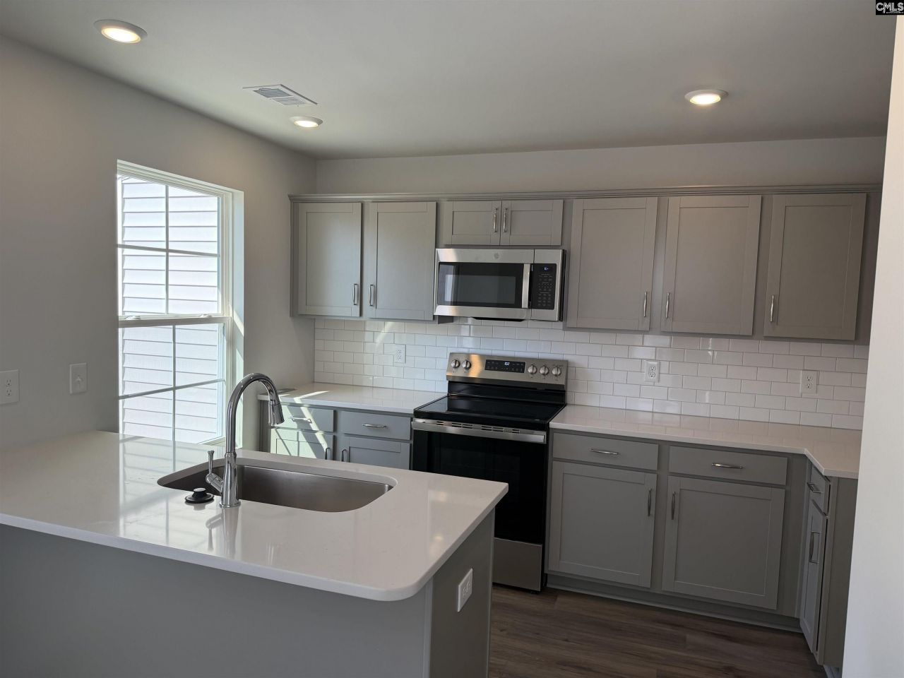 153 Carr Lane  Photo 6