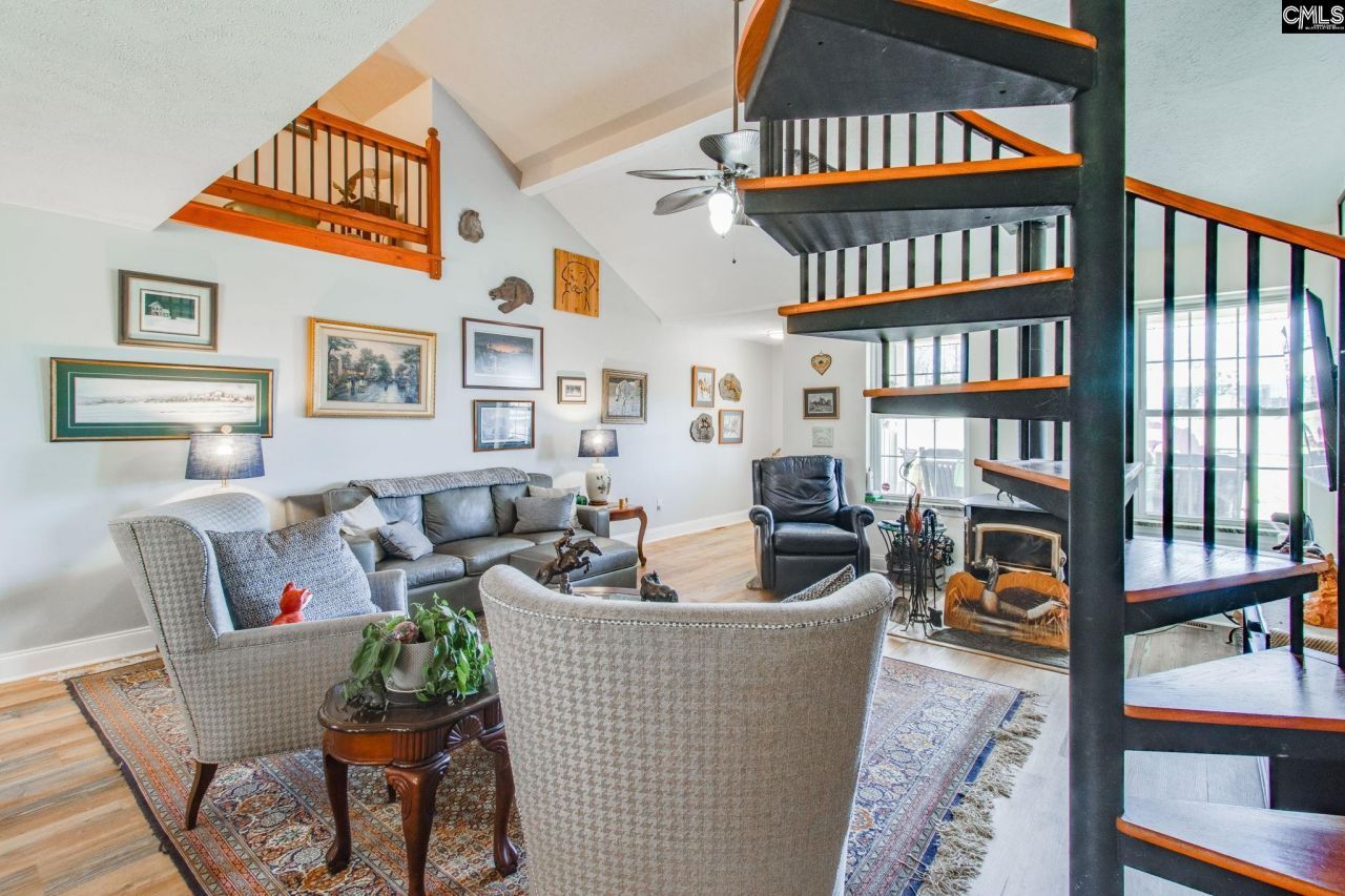 1080 Fox Young Road Photo 11