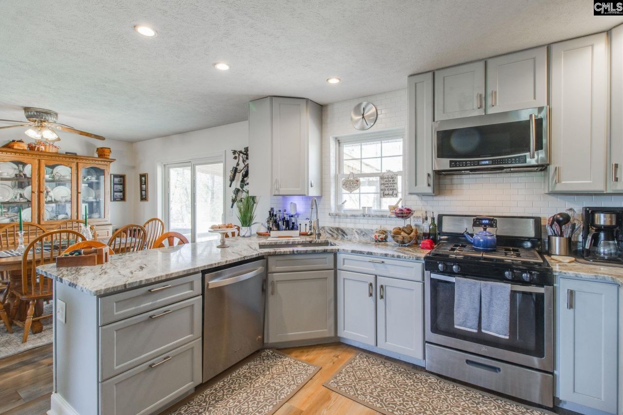 1080 Fox Young Road Photo 16