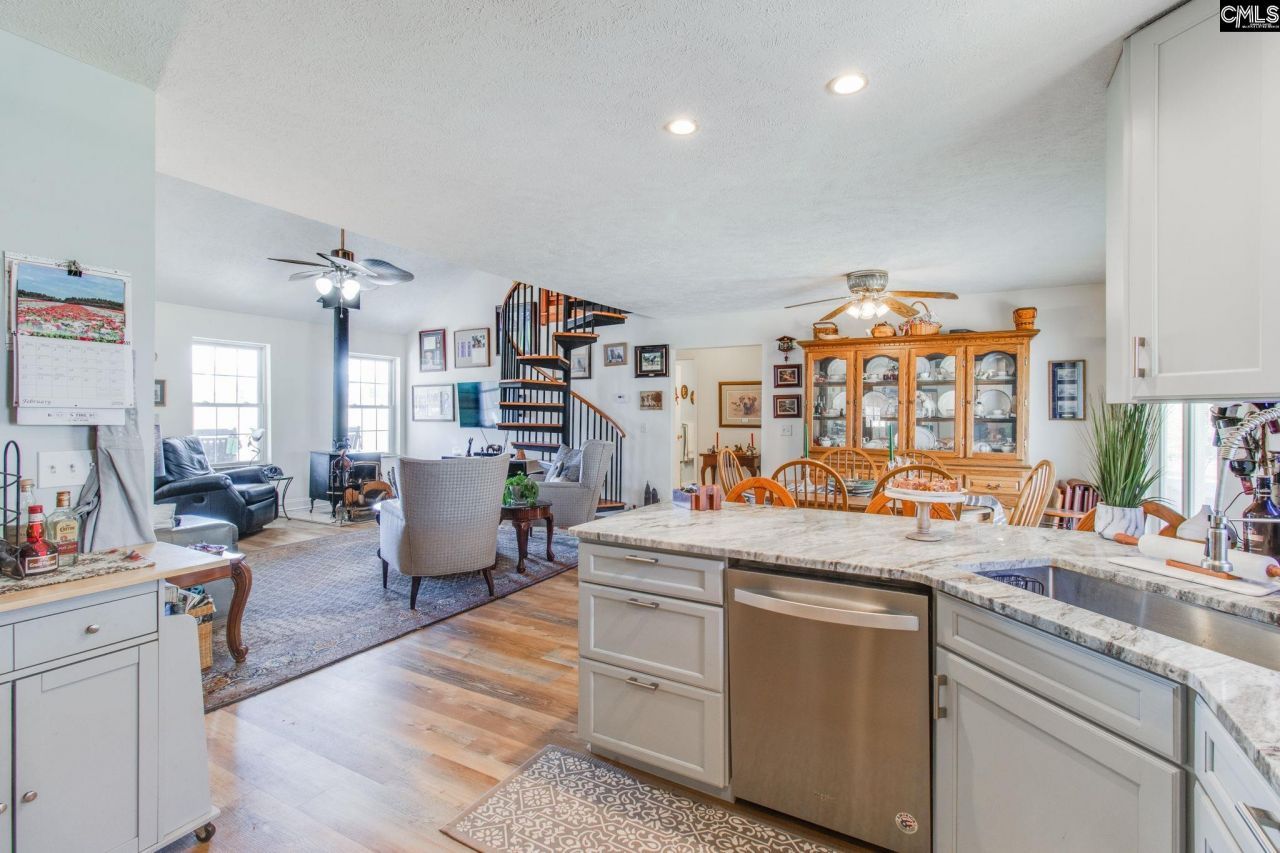 1080 Fox Young Road Photo 17