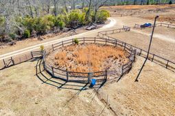 1080 Fox Young Road photo 4