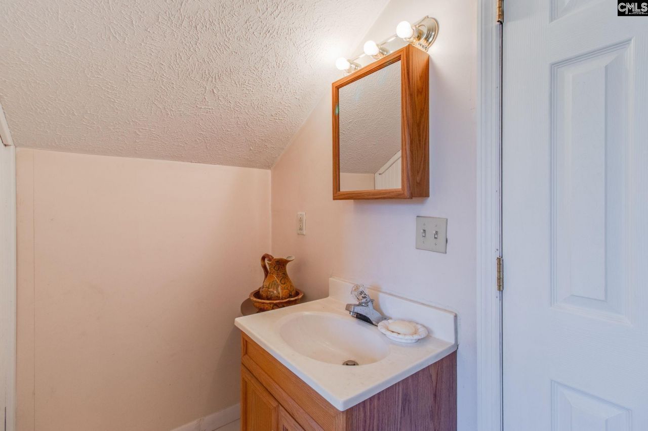 1080 Fox Young Road Photo 30