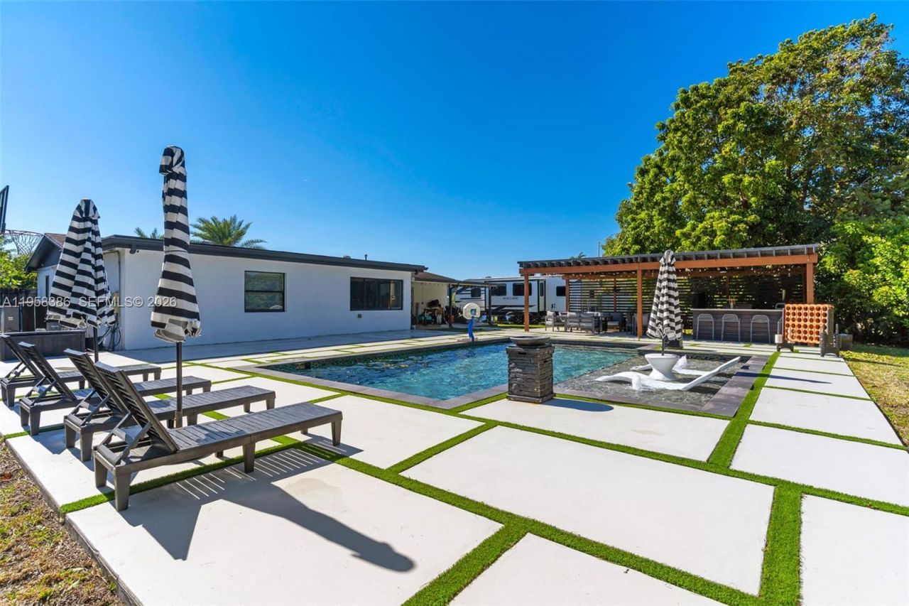 13741 SW 72nd Ter, Miami, FL 33183 Photo