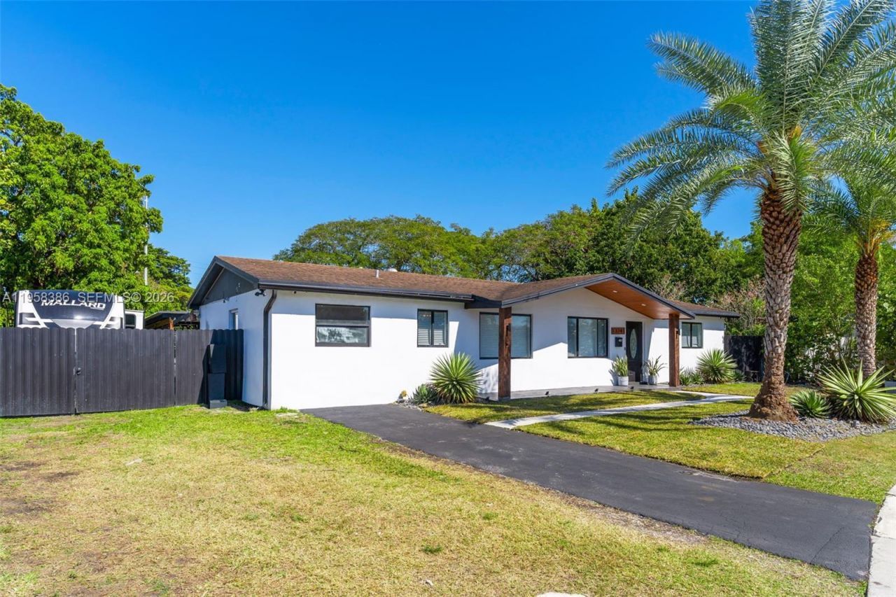 13741 SW 72nd Ter, Miami, FL 33183 Photo