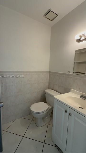 660 W Park Dr , Unit 1-201, Miami, FL 33172 Photo