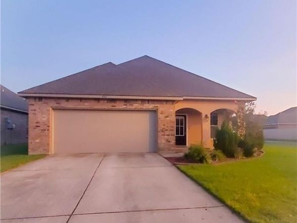 345 Long Hill Drive, Sulphur, LA 70665
