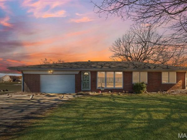 112 Freedom Drive, Belleville, IL 62226