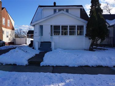 217 W Dewey Street, Flint, MI 48505