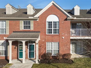 29639 Nottingham Circle, Livonia, MI 48152