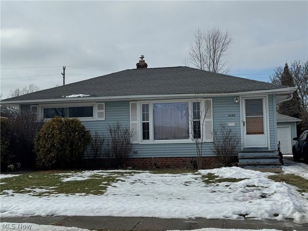 4692 Winter Lane, Brooklyn, OH 44144