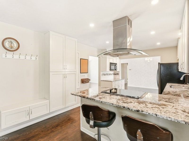 8280 Royal Ridge Drive, Parma, OH 44129 Photo 14