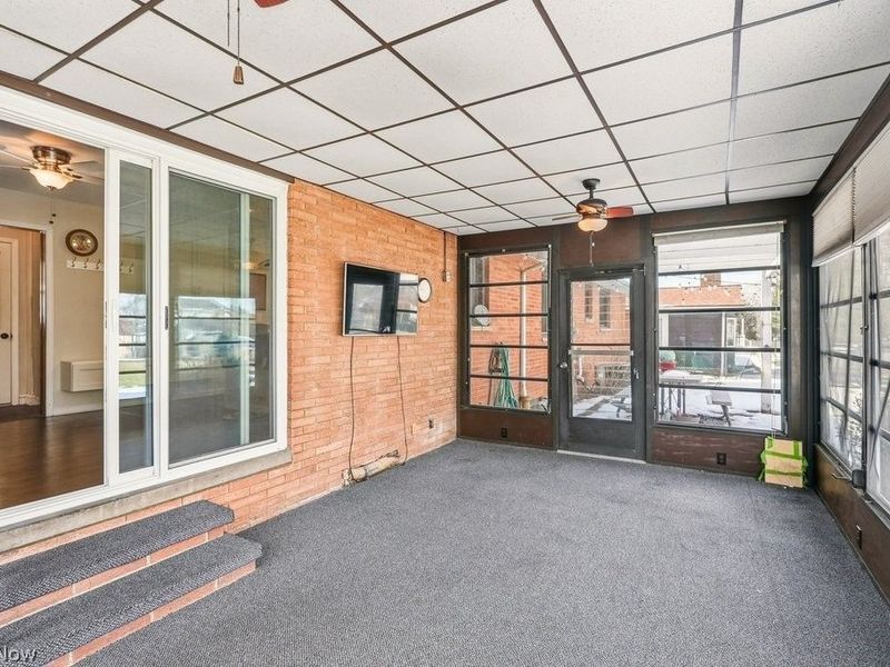 8280 Royal Ridge Drive, Parma, OH 44129 Photo 18