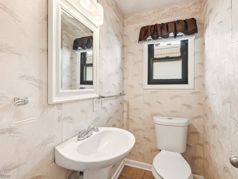 8280 Royal Ridge Drive, Parma, OH 44129 Photo 20