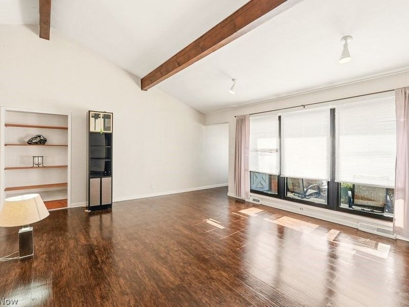 8280 Royal Ridge Drive, Parma, OH 44129 Photo 3