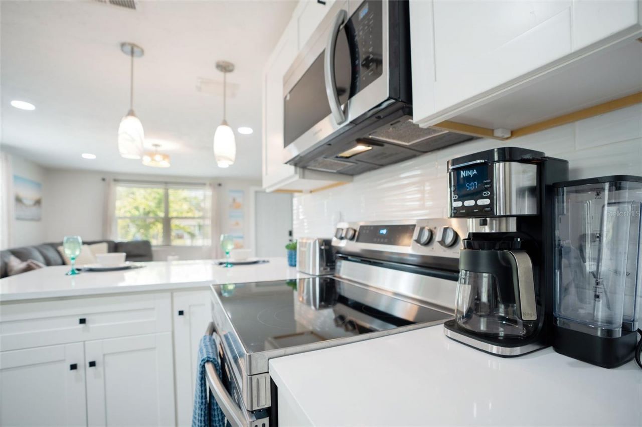 1004 67th Avenue W, Bradenton, FL 34207 Photo