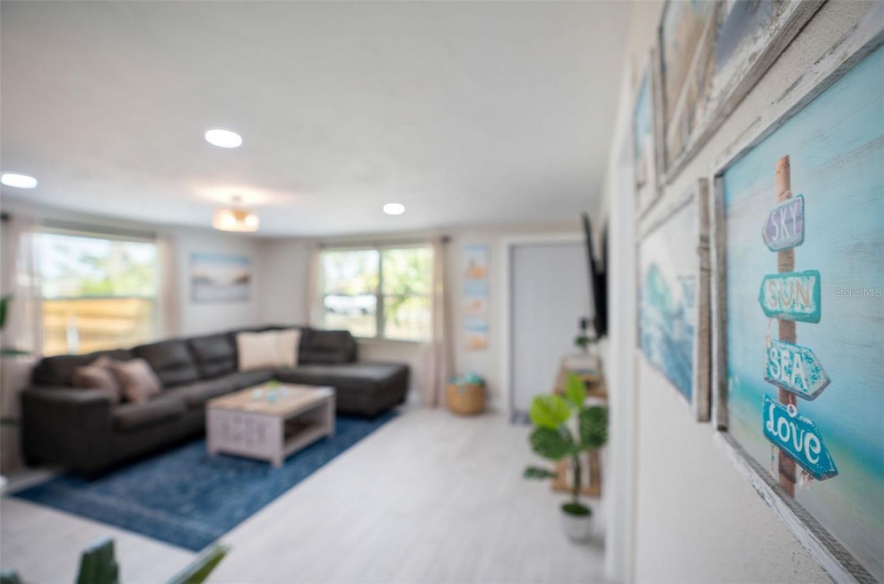 1004 67th Avenue W, Bradenton, FL 34207 Photo