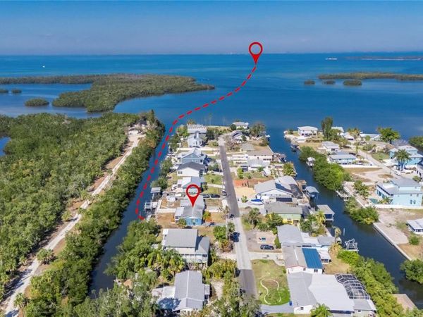 827 SEABREEZE DRIVE, RUSKIN, FL 33570