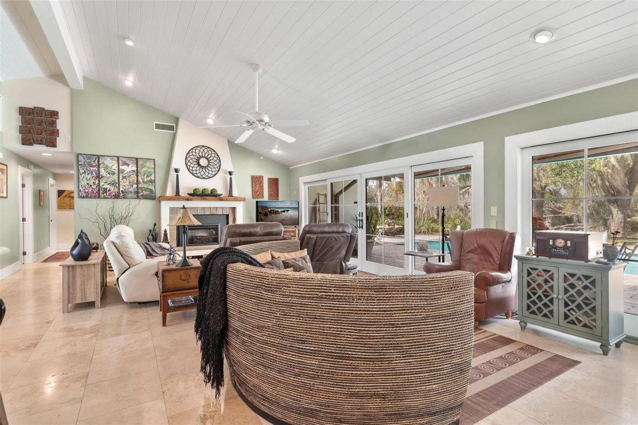 9175 Silver Lake Drive, Leesburg, FL 34788 Photo