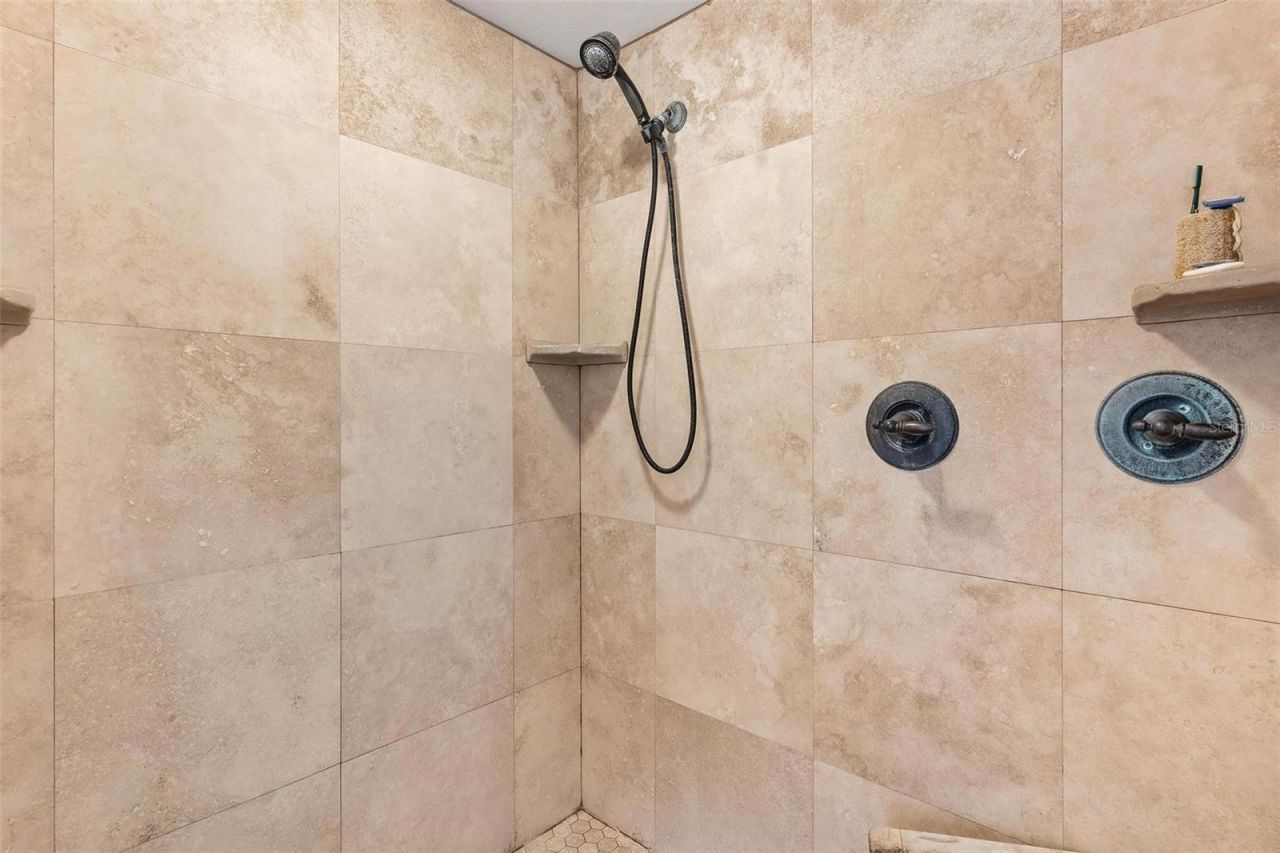 9175 Silver Lake Drive, Leesburg, FL 34788 Photo