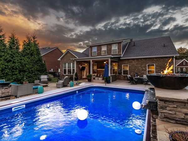 592 Goodman Dr, Gallatin, TN 37066