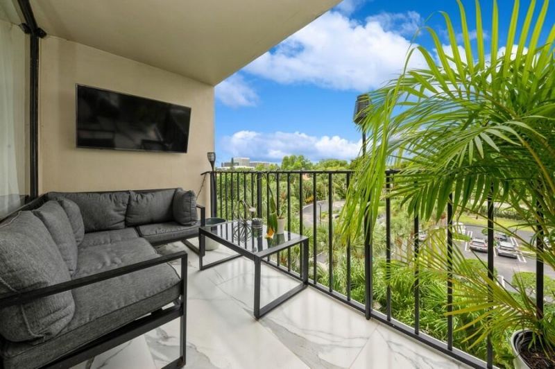 1830 Embassy Drive, Unit 503, West Palm Beach, FL 33401 Photo