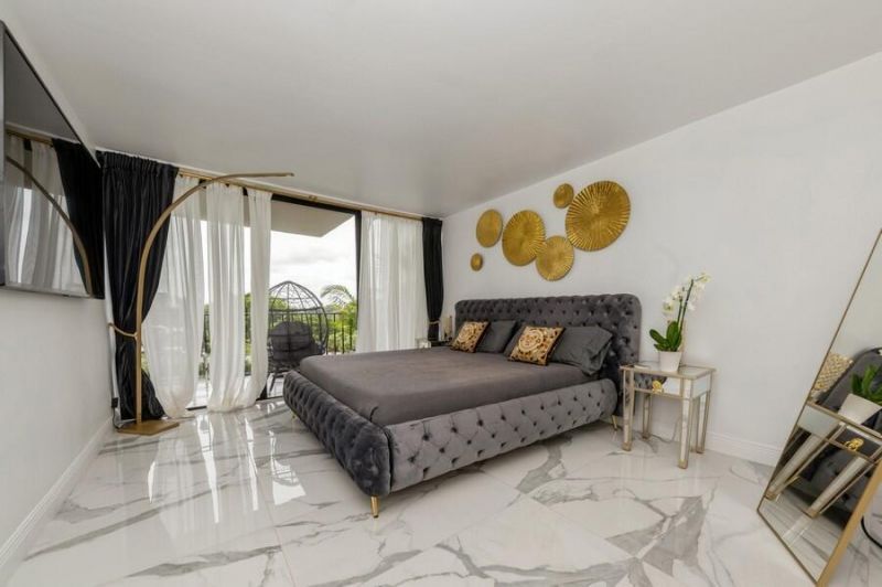 1830 Embassy Drive, Unit 503, West Palm Beach, FL 33401 Photo