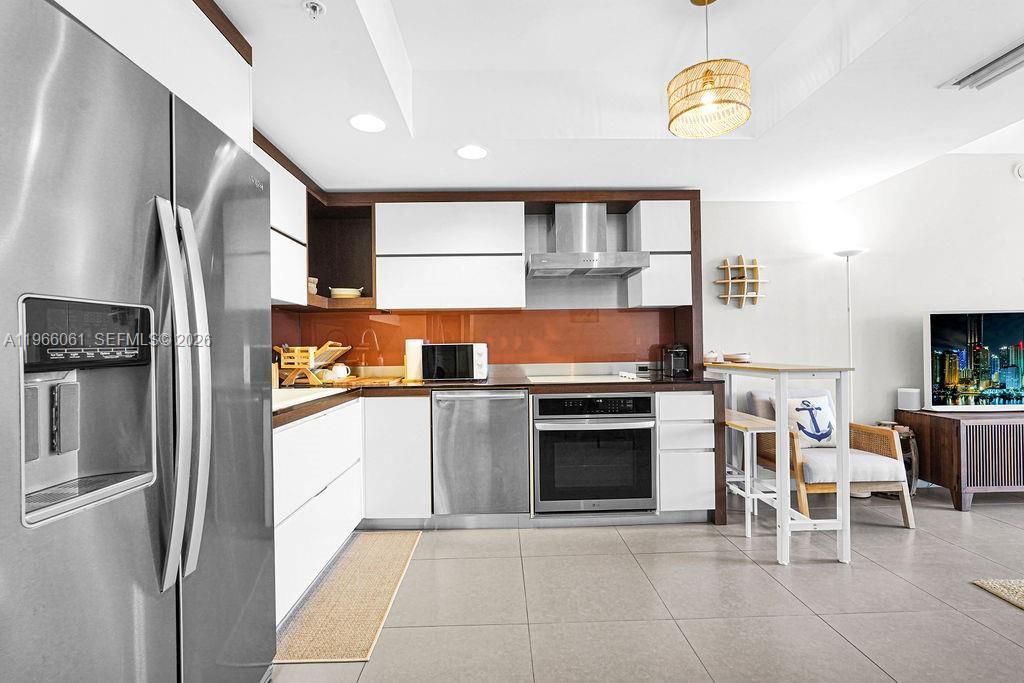 2155 Washington Ct, Unit 403, Miami Beach, FL 33139 Photo