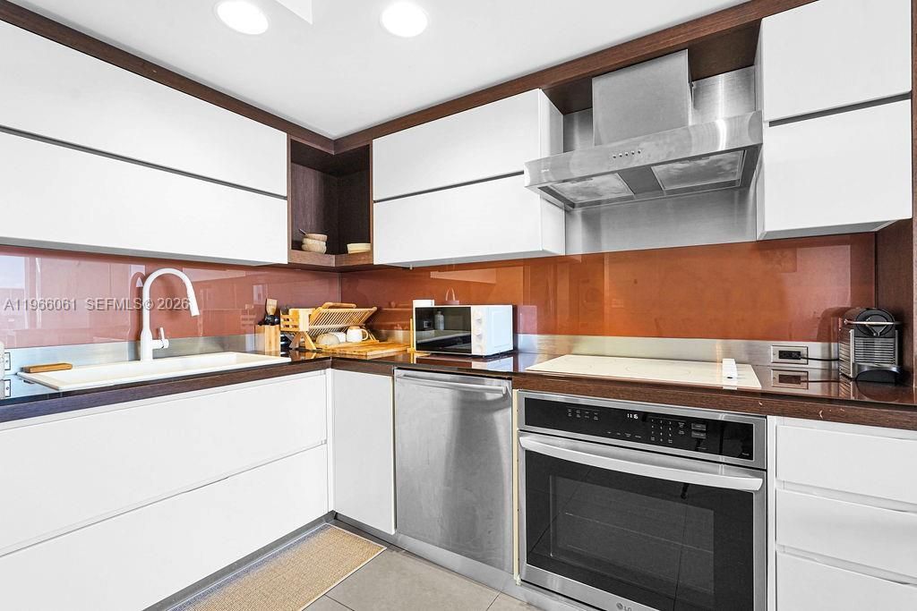 2155 Washington Ct, Unit 403, Miami Beach, FL 33139 Photo