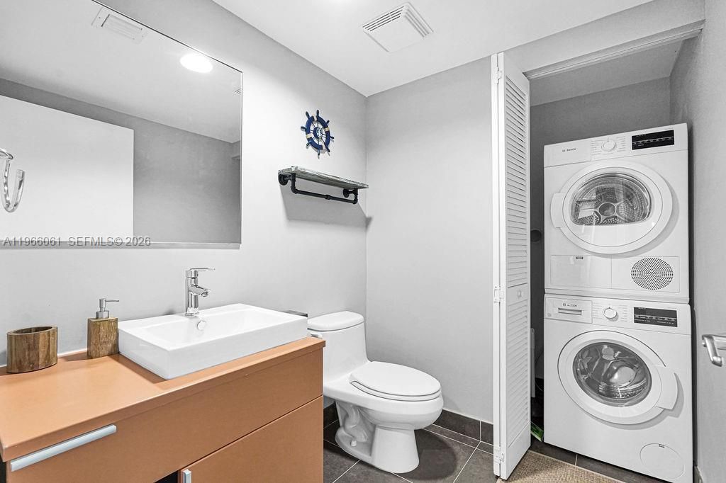 2155 Washington Ct, Unit 403, Miami Beach, FL 33139 Photo