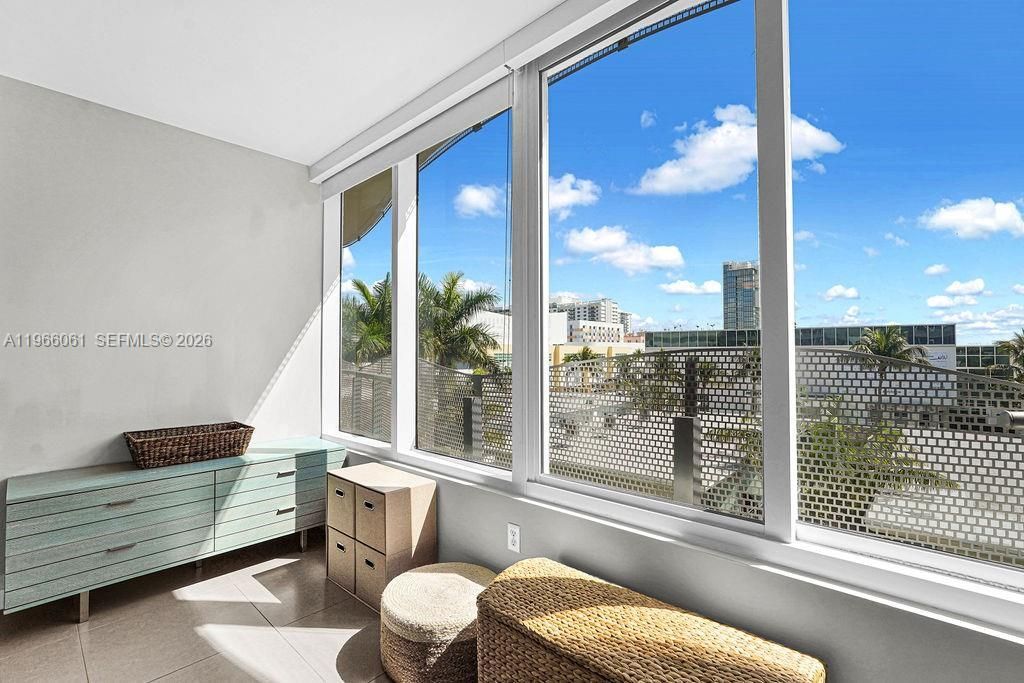 2155 Washington Ct, Unit 403, Miami Beach, FL 33139 Photo