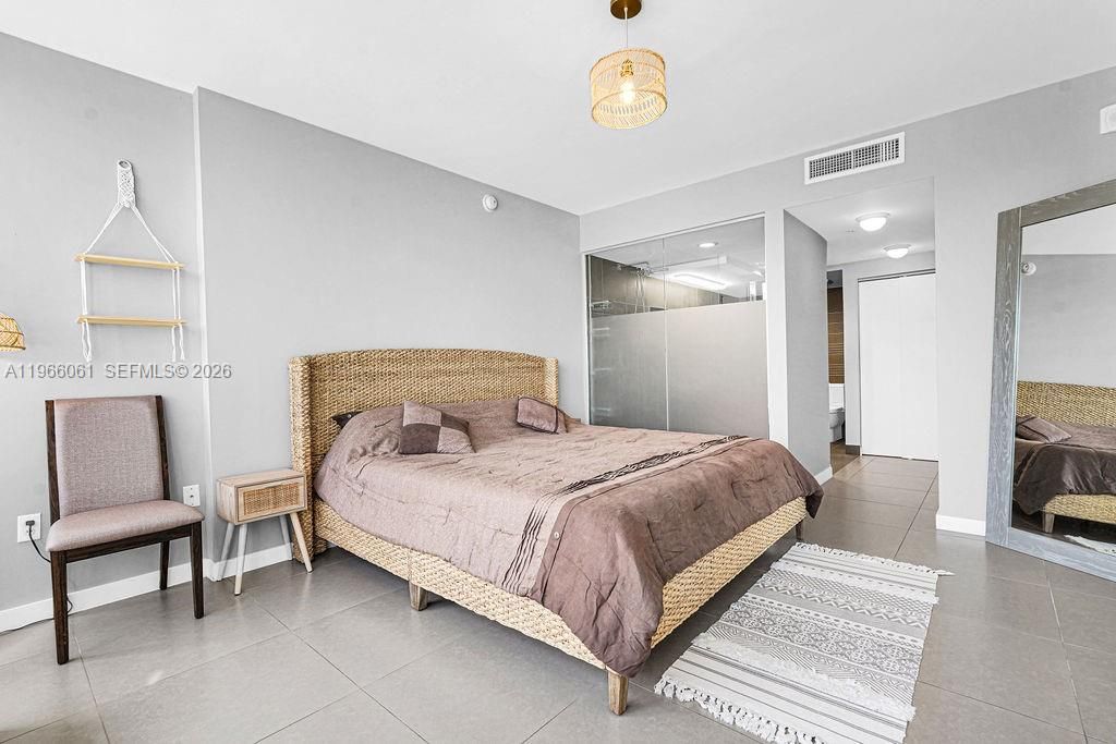 2155 Washington Ct, Unit 403, Miami Beach, FL 33139 Photo