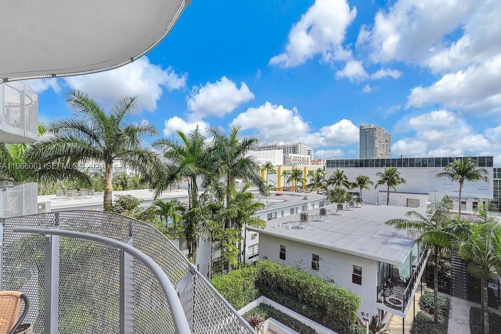 2155 Washington Ct, Unit 403, Miami Beach, FL 33139 Photo