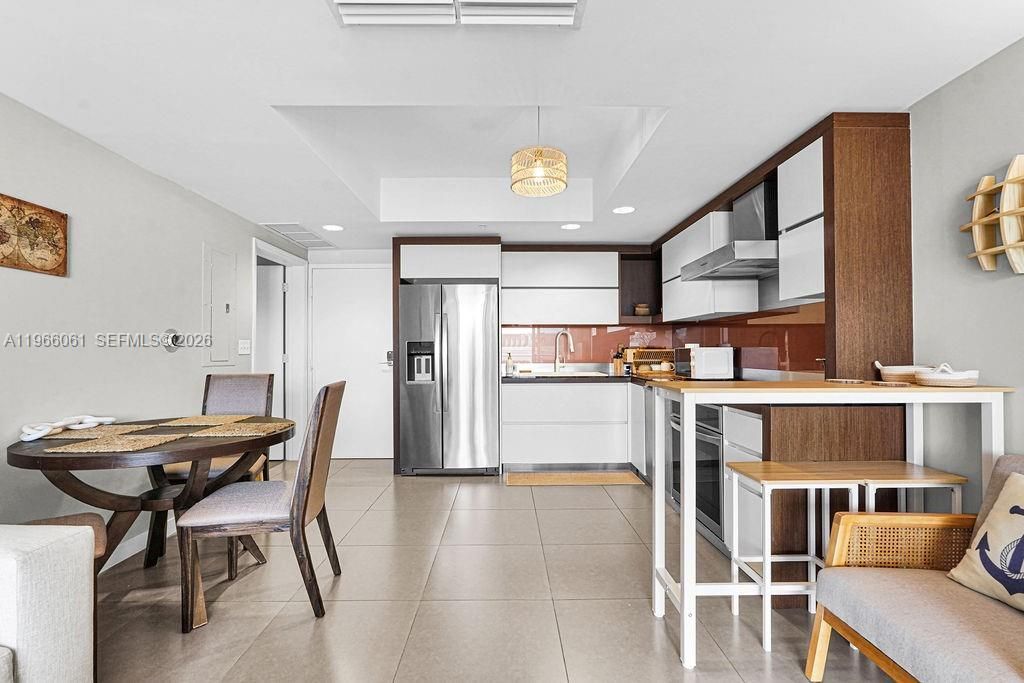 2155 Washington Ct, Unit 403, Miami Beach, FL 33139 Photo