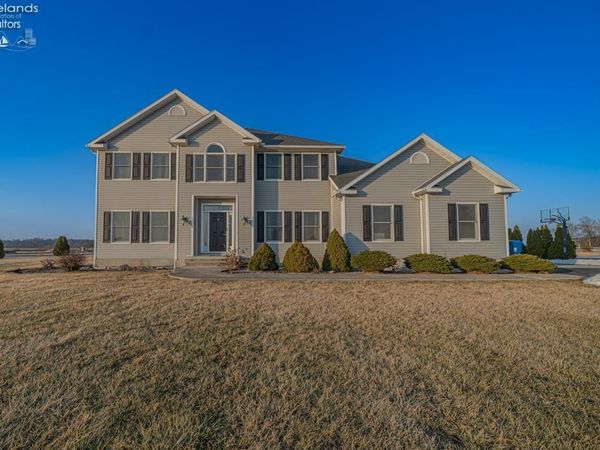 11101 W Genzman Road, Oak Harbor, OH 43449