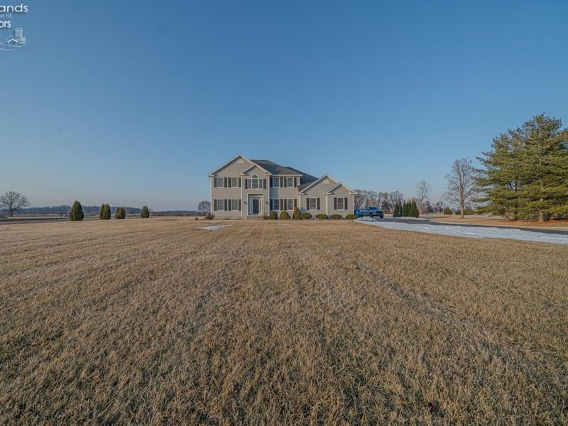 11101 W Genzman Road, Oak Harbor, OH 43449 Photo 2