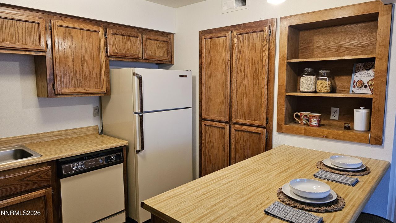 1465 E Peckham Lane, Unit 55, Reno, NV 89502 Photo