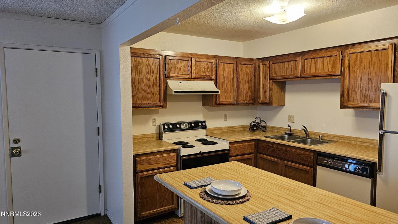 1465 E Peckham Lane, Unit 55, Reno, NV 89502 Photo