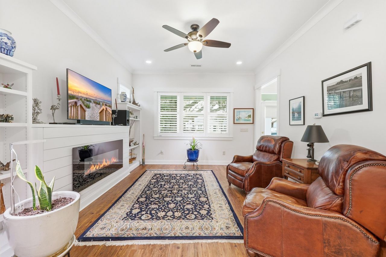 1109 Duke St.  Photo 4