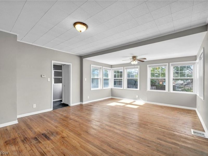 18526 Underwood Avenue, Cleveland, OH 44119 Photo 13