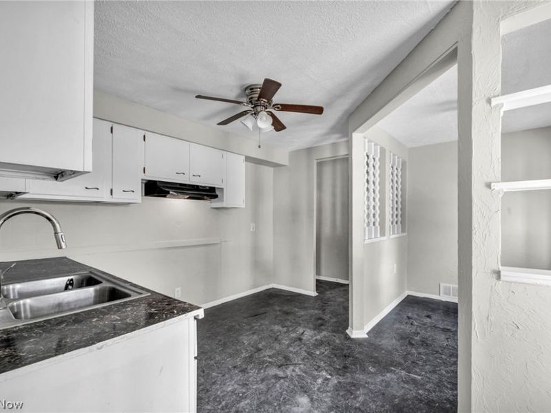 18526 Underwood Avenue, Cleveland, OH 44119 Photo 14