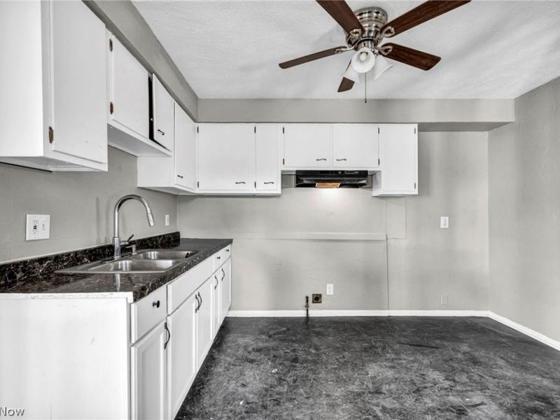 18526 Underwood Avenue, Cleveland, OH 44119 Photo 17