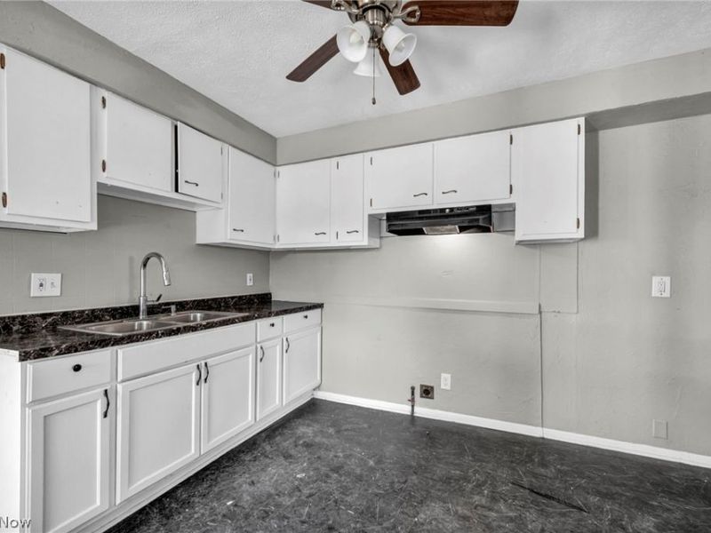 18526 Underwood Avenue, Cleveland, OH 44119 Photo 18